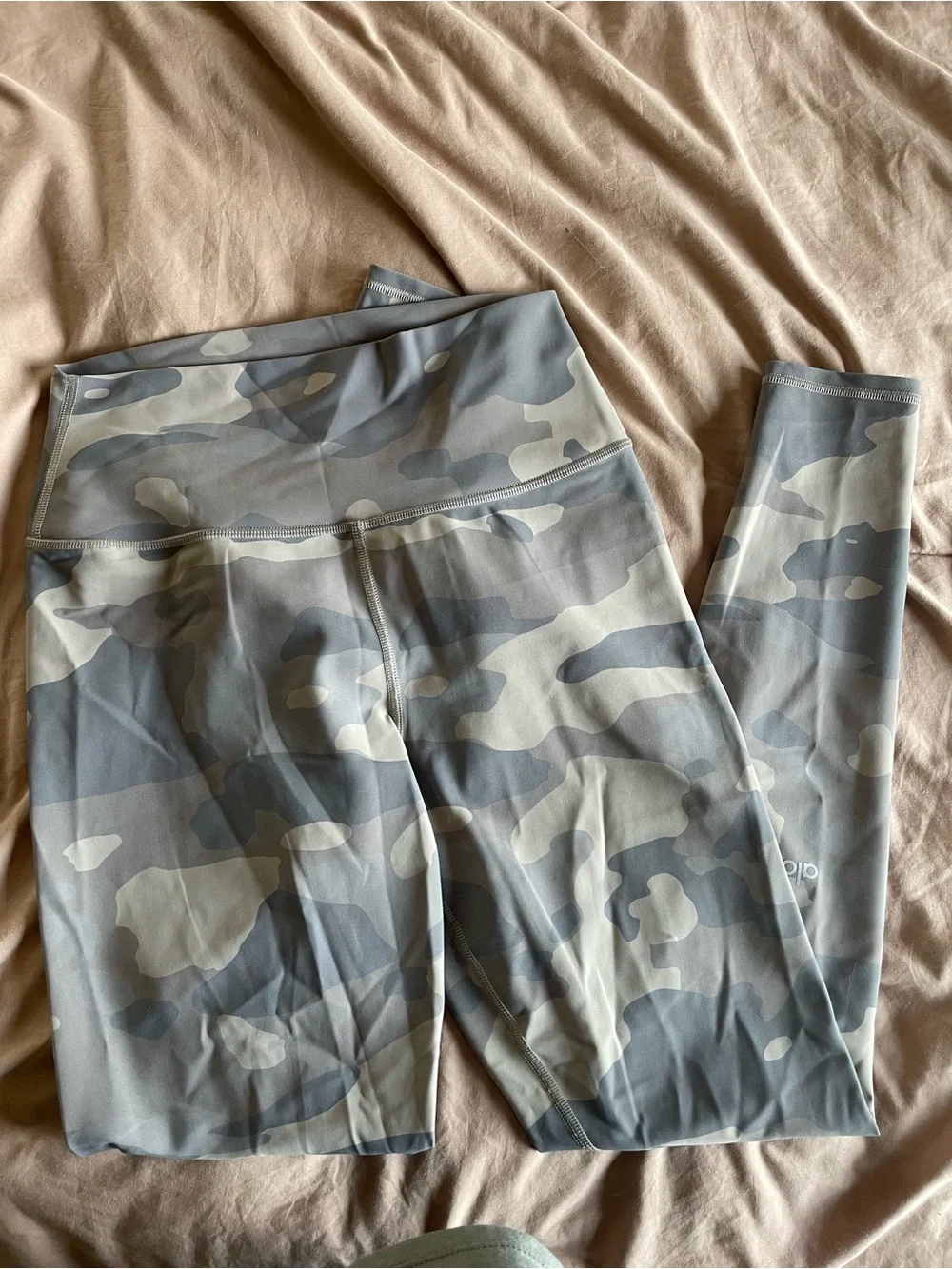 ALO Yoga Tan-Grey Camo Leggings